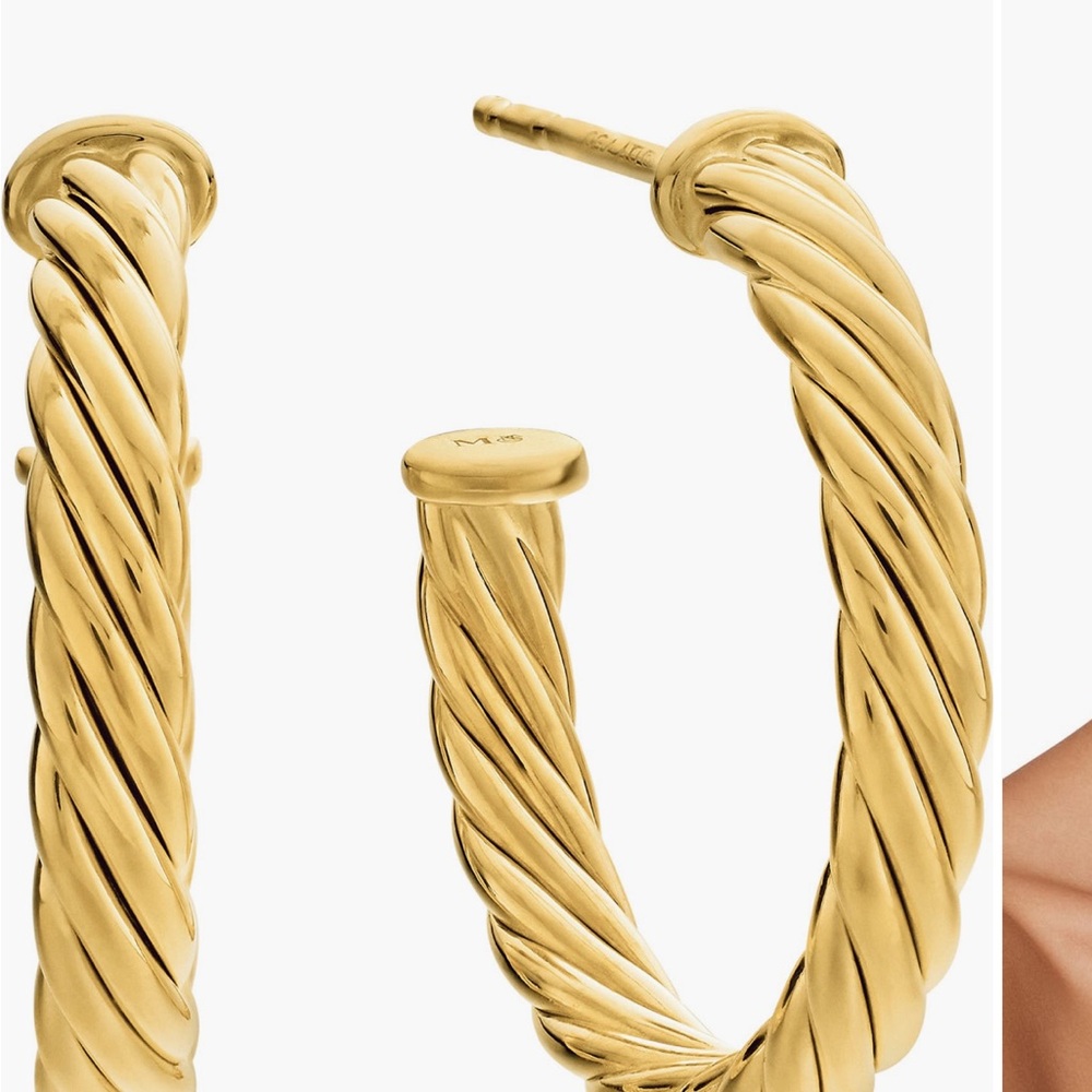 David Yurman
Small cablespria hoop
18Kgold